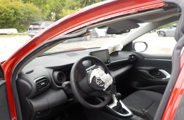 Toyota Yaris cena 14900 przebieg: 8000, rok produkcji 2022 z Wolin małe 211